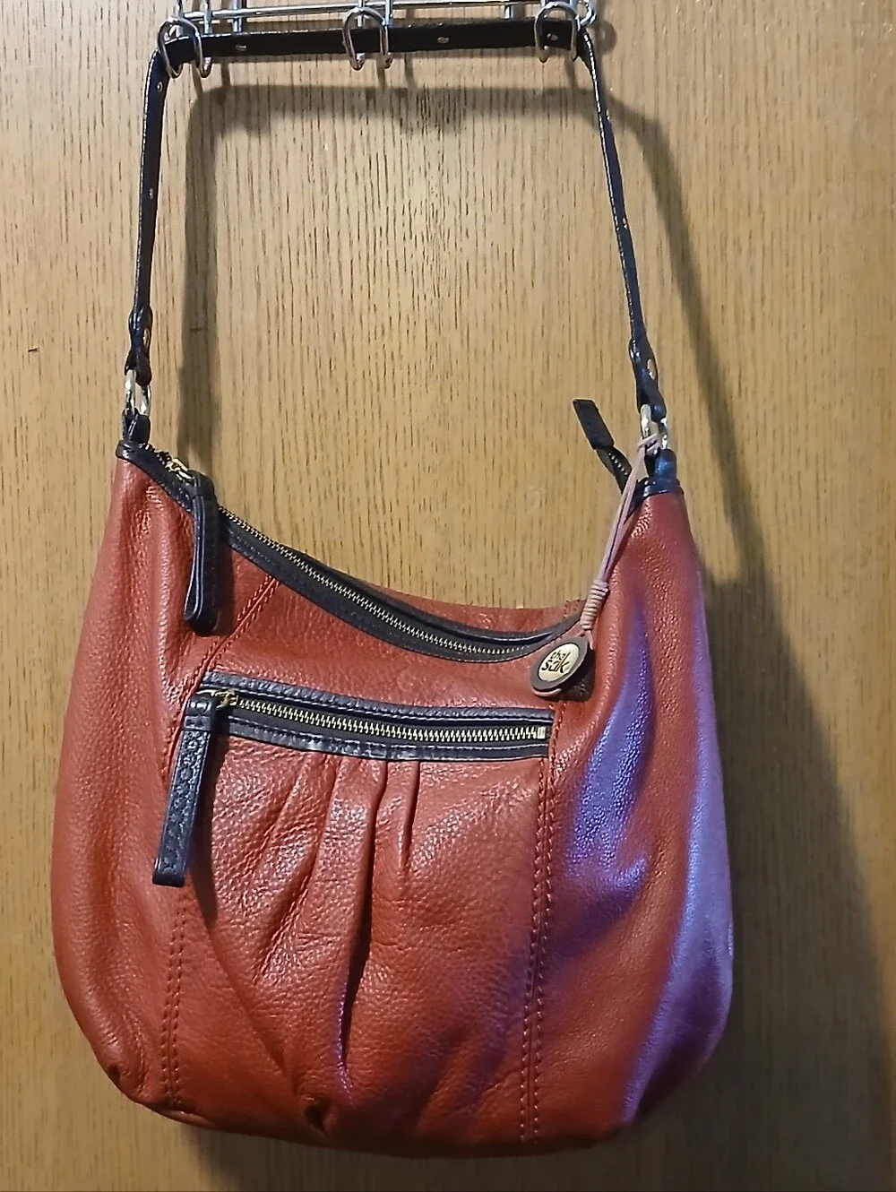 The Sak Rust Brown Leather Hobo Shoulder Bag Purse Zipper Pockets